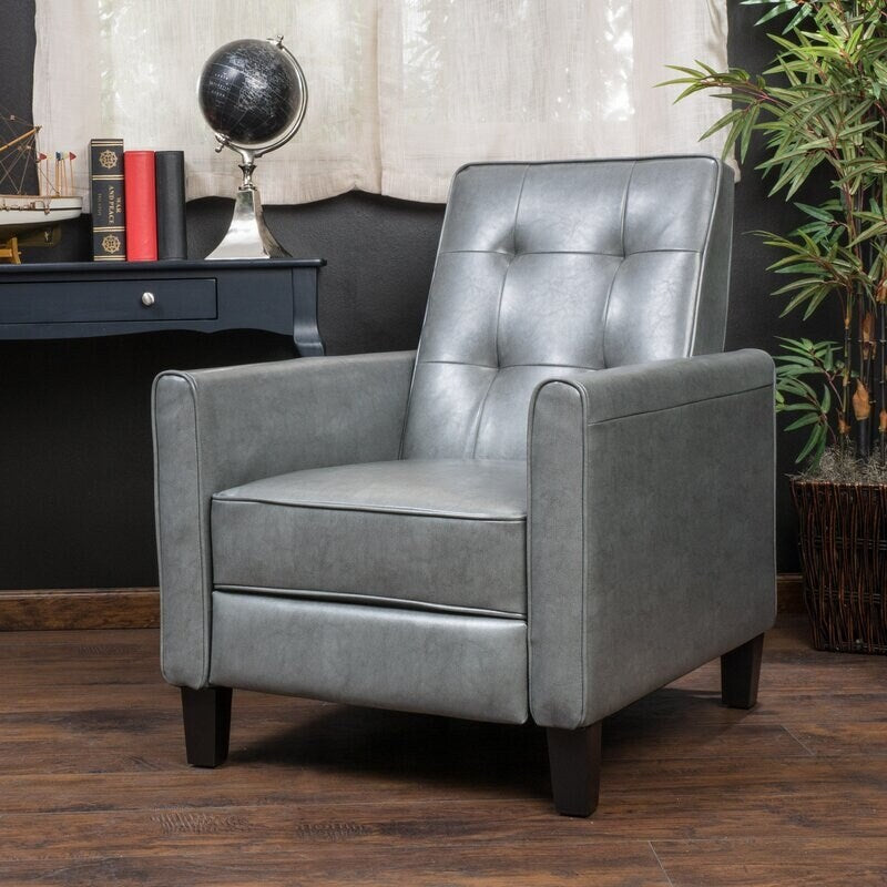 26.75 Wide Manual Club Recliner